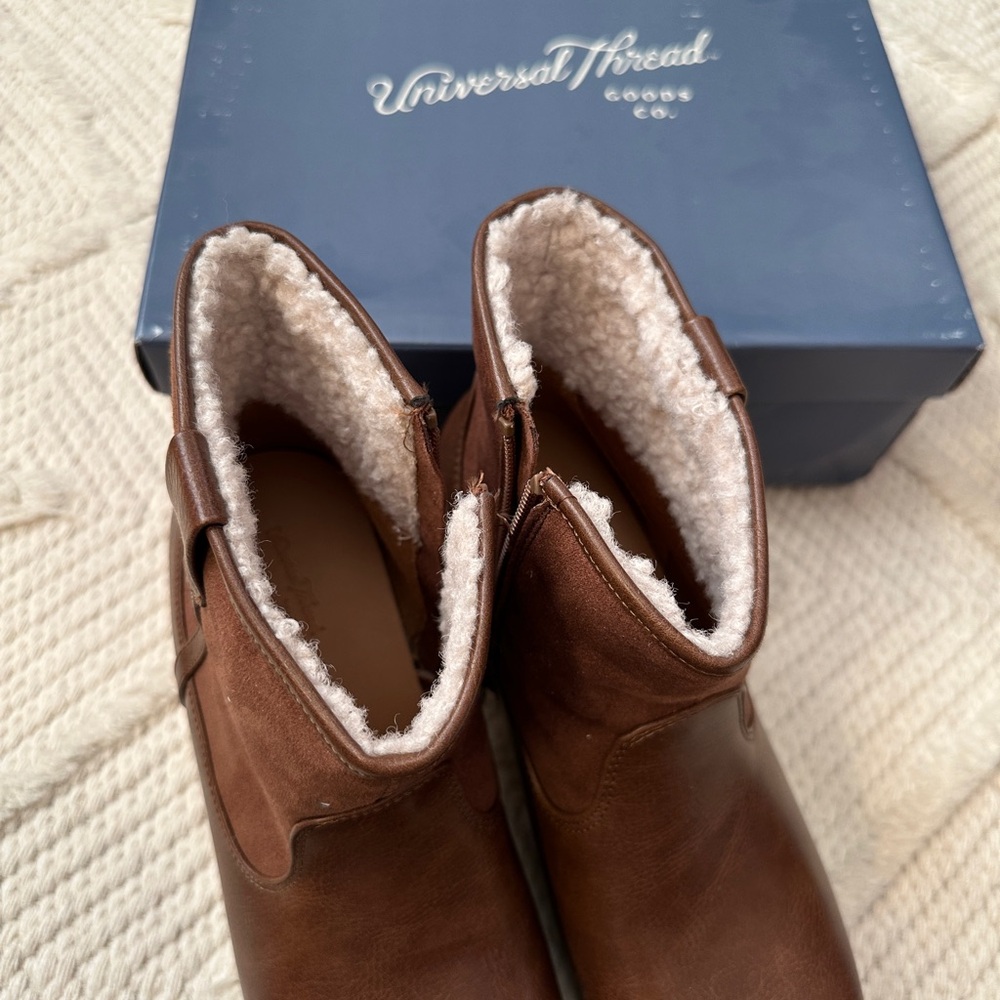 Target Universal Thread Clogs - Picture 2 of 4